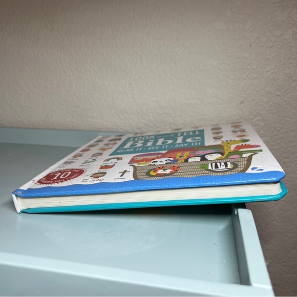 Hardcover Board Book The Look and Tell Bible: Bible Stories Rebus Dawn Machell - Picture 4 of 9